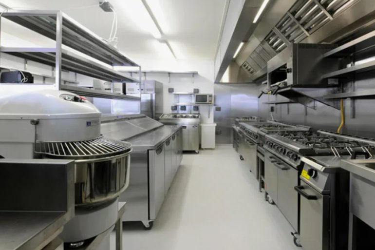 Планировка и оборудование для профессиональной кухни: схемы для высокой нагрузки